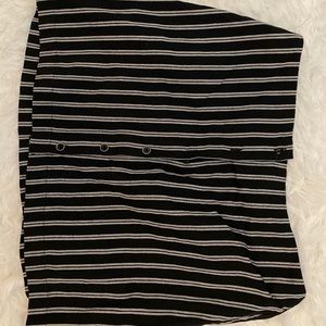 Strips skirt!